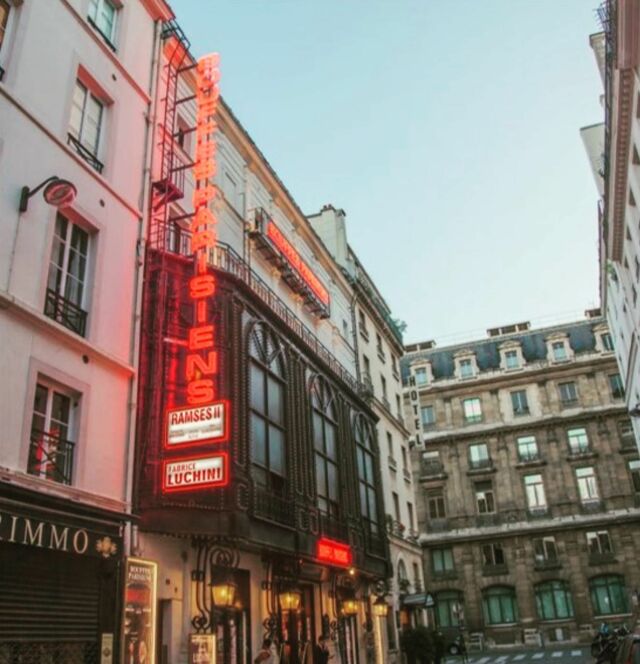 Nous sommes heureux de vous annoncer que votre Carte @americanexpress est désormais acceptée au Théâtre des @bouffesparisiens pour profiter de vos spectacles. 

Que ce soit pour vos billets, vos rafraîchissements ou vos petites faims, votre Carte vous accompagne dans vos plus beaux moments ! 

#carteafamex