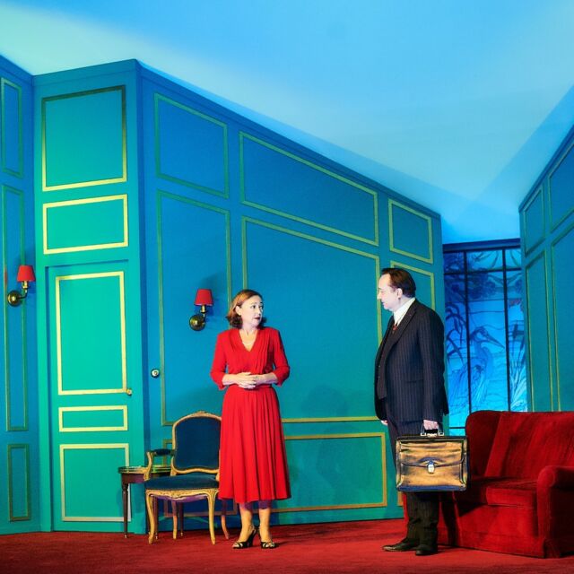 📆 [J-7] Catherine Frot et @michelfauofficiel vous proposent la comédie pétillante « Lorsque l’enfant parait » au Théâtre de la Michodière dès le 16 septembre. La vie sage et rigide d’un couple va être ébranlée par des (heureux !) événements inattendus !
Soyez les premiers à découvrir ce spectacle ! 
📷 Marcel Hartmann

#comedie #theatreparis #michodiere #spectaclevivant #catherinefrot